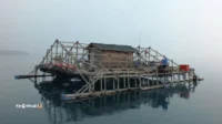 perahu-bagan-di-teluk-waworada
